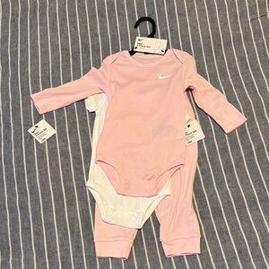 Brand New Nike Girl’s Pink & White Baby (18 month) 3 Piece Set